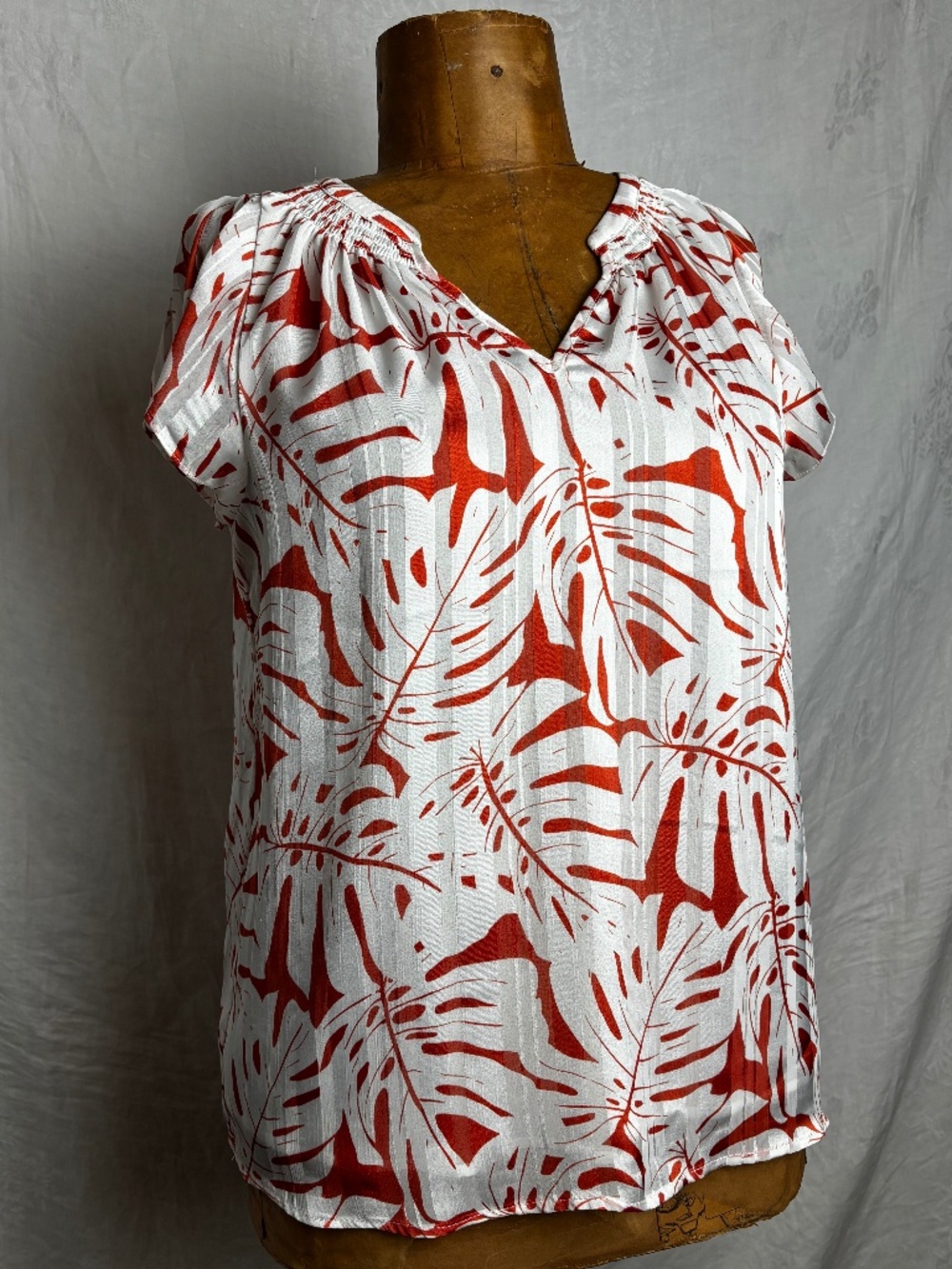 RACHEL Rachel Roy Flutter Sleeve Lined Monstera Leaf Print Blouse Sz. S